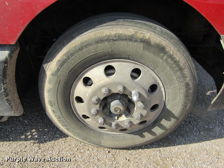 image for item DD5765 1997 Kenworth T600 semi truck