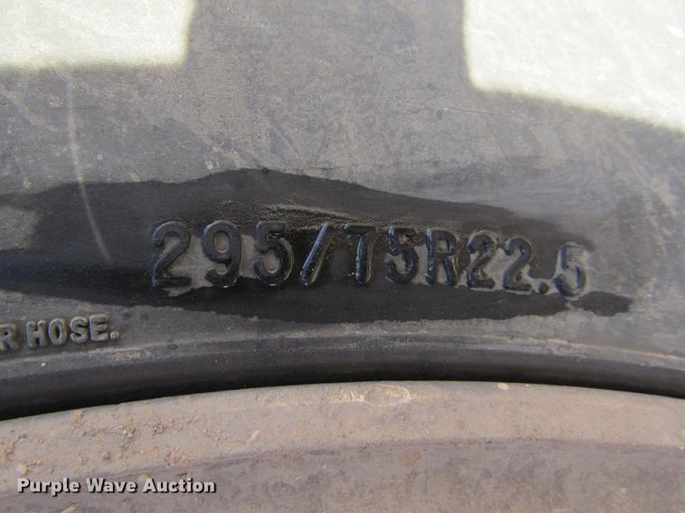 image for item DD5765 1997 Kenworth T600 semi truck