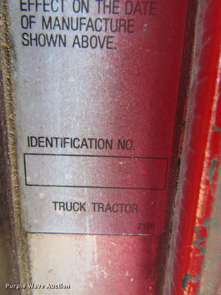 image for item DD5765 1997 Kenworth T600 semi truck