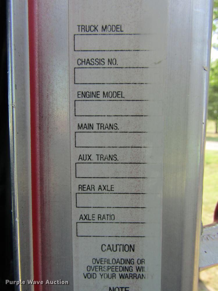 image for item DD5765 1997 Kenworth T600 semi truck