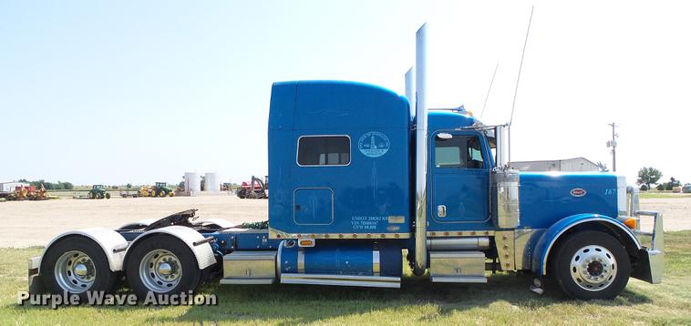 image for item DD5858 2007 Peterbilt 379 semi truck
