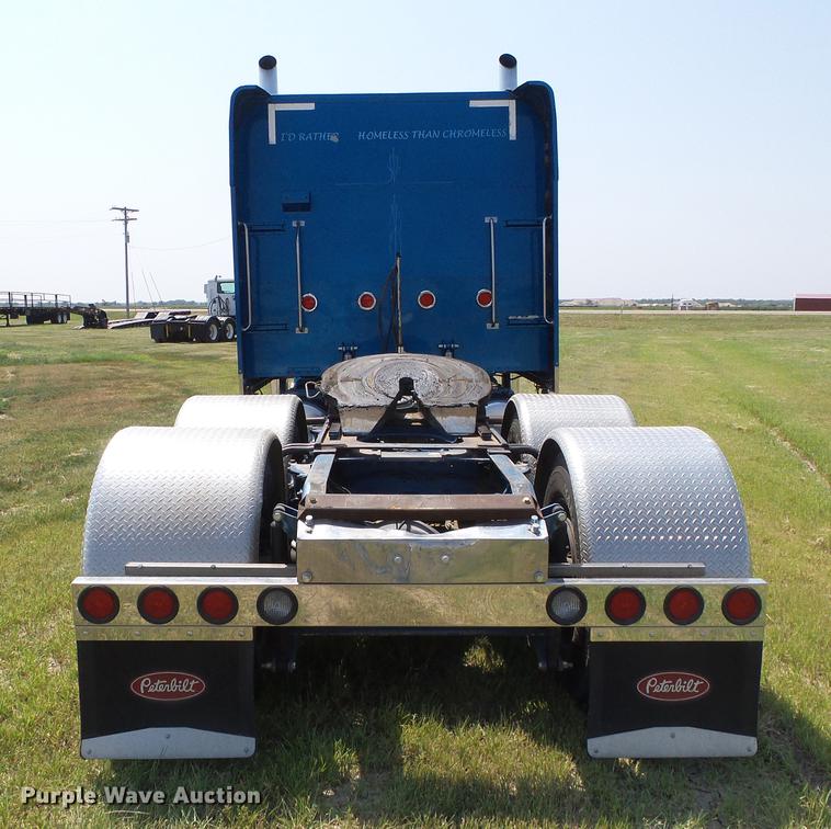 image for item DD5858 2007 Peterbilt 379 semi truck