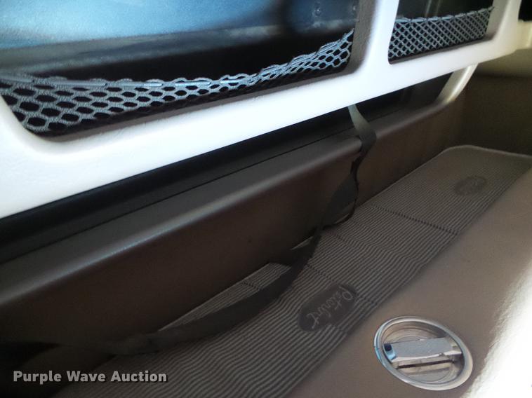 image for item DD5858 2007 Peterbilt 379 semi truck