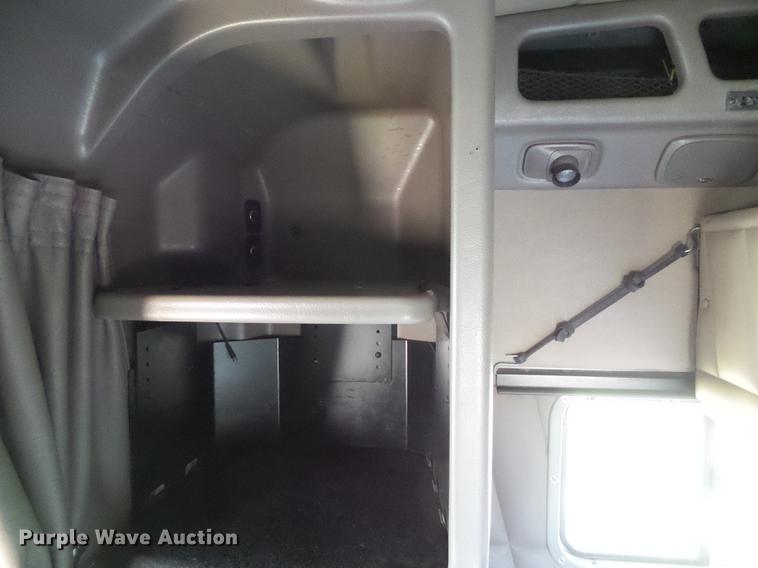 image for item DD5858 2007 Peterbilt 379 semi truck