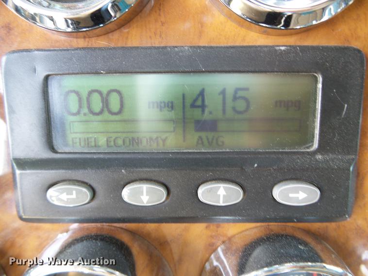 image for item DD5858 2007 Peterbilt 379 semi truck