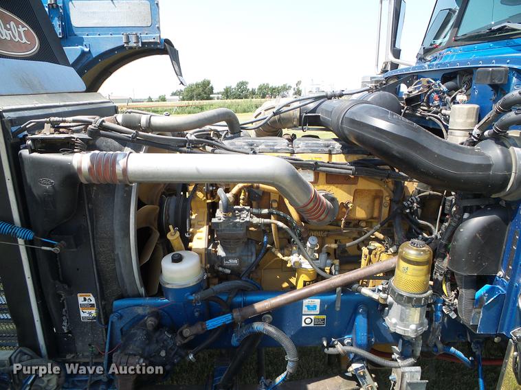 image for item DD5858 2007 Peterbilt 379 semi truck