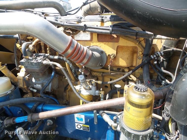 image for item DD5858 2007 Peterbilt 379 semi truck