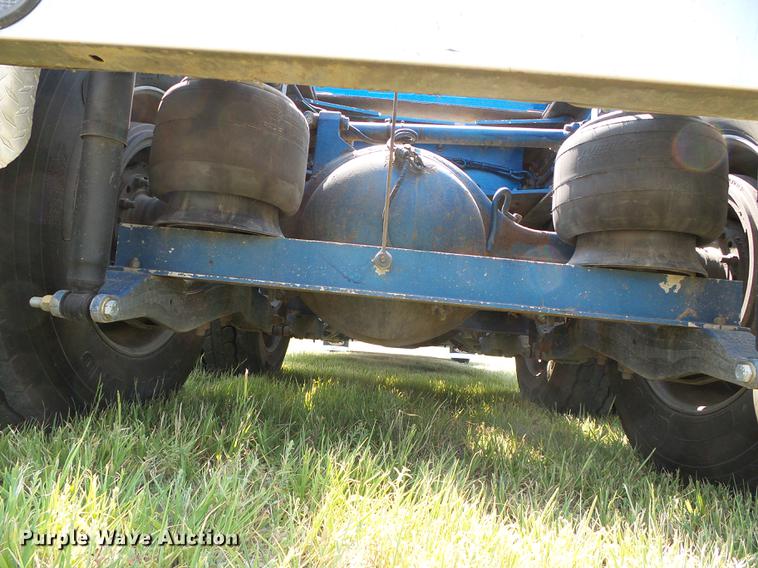 image for item DD5858 2007 Peterbilt 379 semi truck