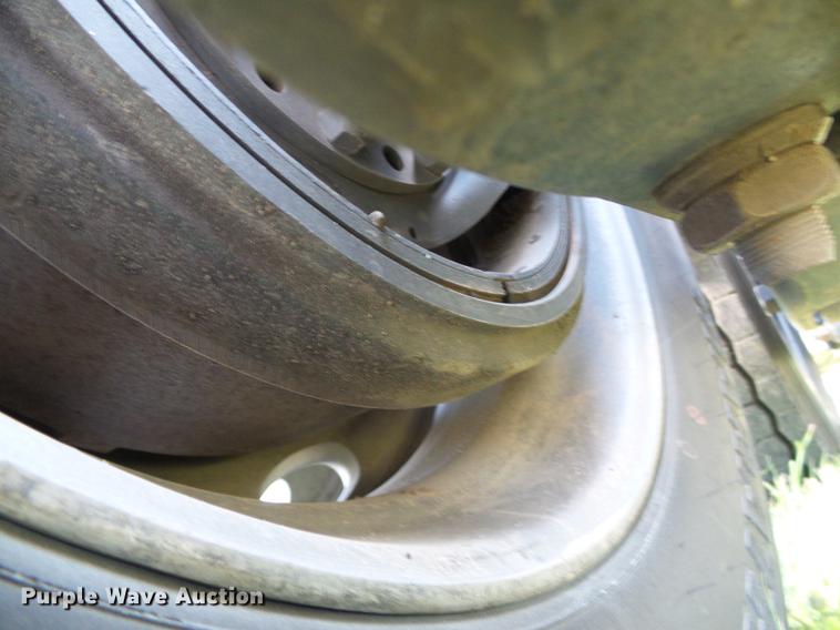 image for item DD5858 2007 Peterbilt 379 semi truck