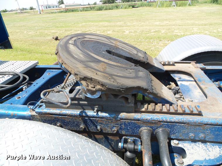 image for item DD5858 2007 Peterbilt 379 semi truck