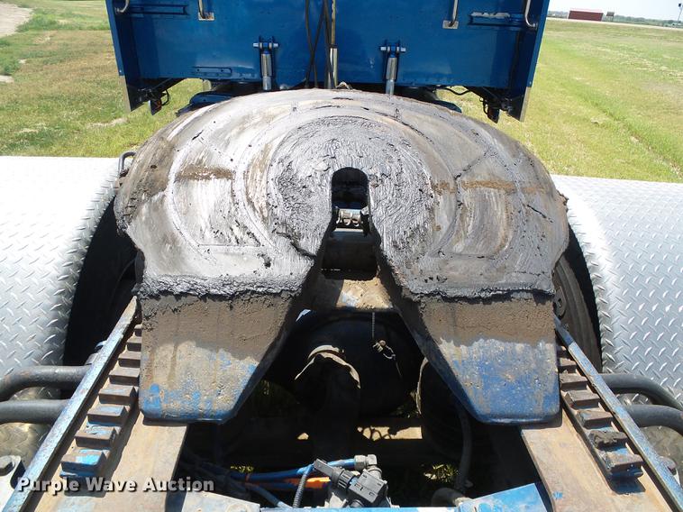 image for item DD5858 2007 Peterbilt 379 semi truck