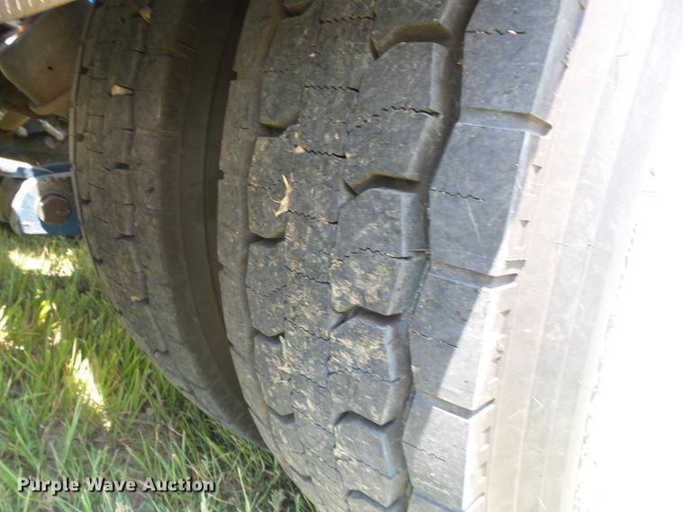 image for item DD5858 2007 Peterbilt 379 semi truck