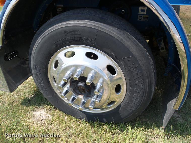 image for item DD5858 2007 Peterbilt 379 semi truck