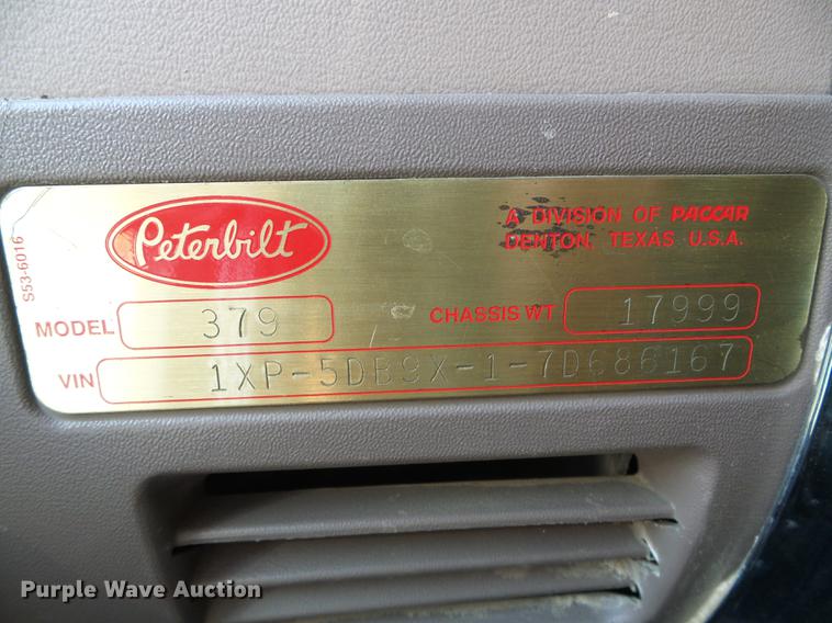 image for item DD5858 2007 Peterbilt 379 semi truck