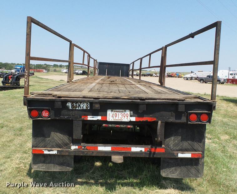 image for item DD5860 1987 Trailmobile flatbed trailer