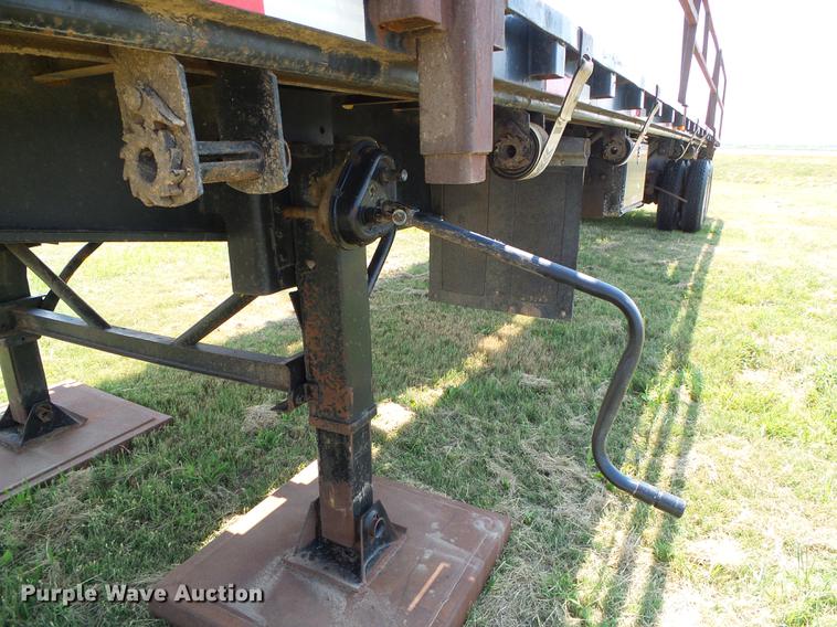 image for item DD5860 1987 Trailmobile flatbed trailer