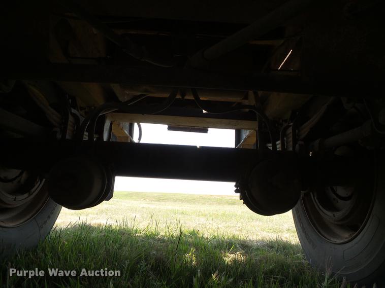 image for item DD5860 1987 Trailmobile flatbed trailer