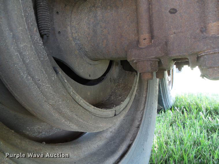 image for item DD5860 1987 Trailmobile flatbed trailer