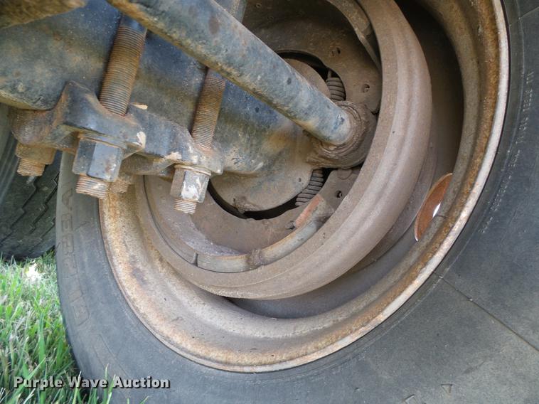 image for item DD5860 1987 Trailmobile flatbed trailer