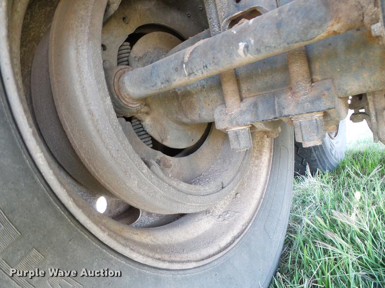 image for item DD5860 1987 Trailmobile flatbed trailer