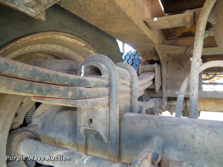 image for item DD5860 1987 Trailmobile flatbed trailer