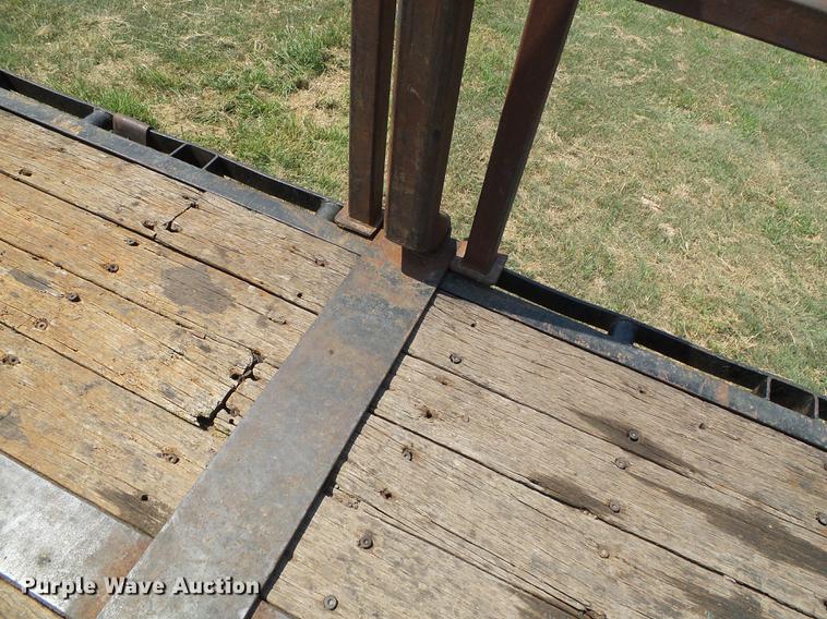 image for item DD5860 1987 Trailmobile flatbed trailer