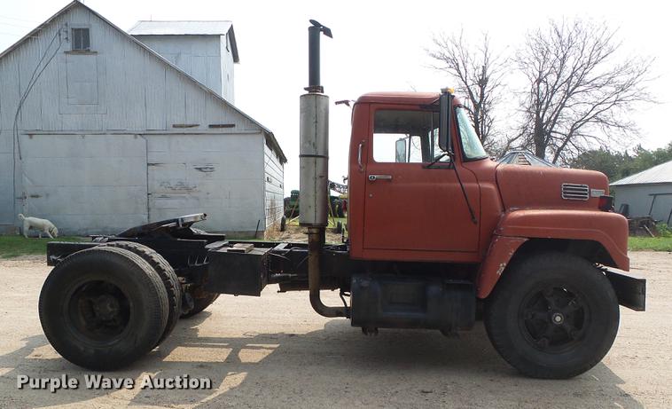 image for item DD5864 1967 International D2000 Fleet Star semi truck