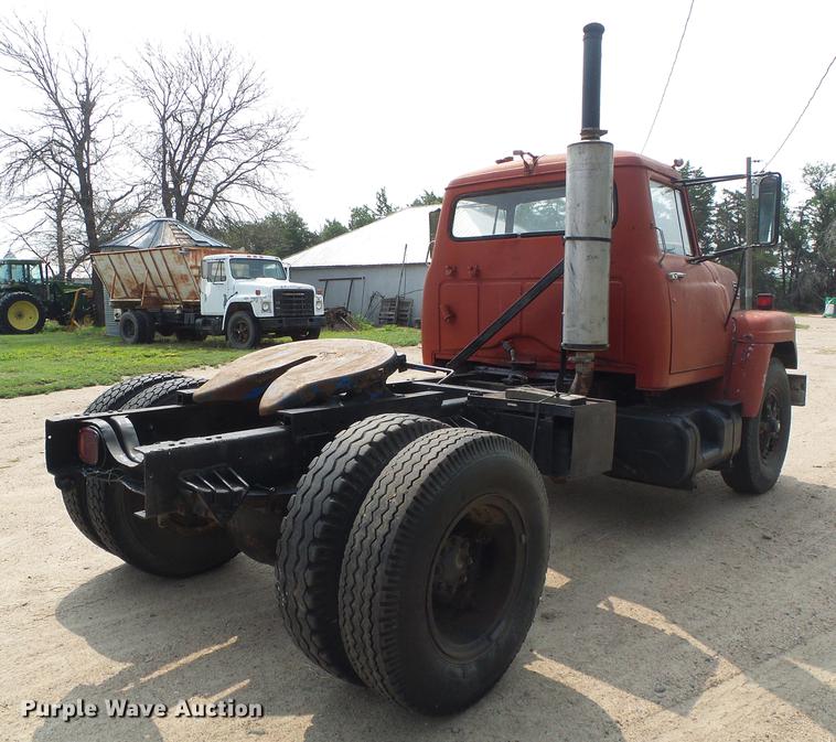 image for item DD5864 1967 International D2000 Fleet Star semi truck