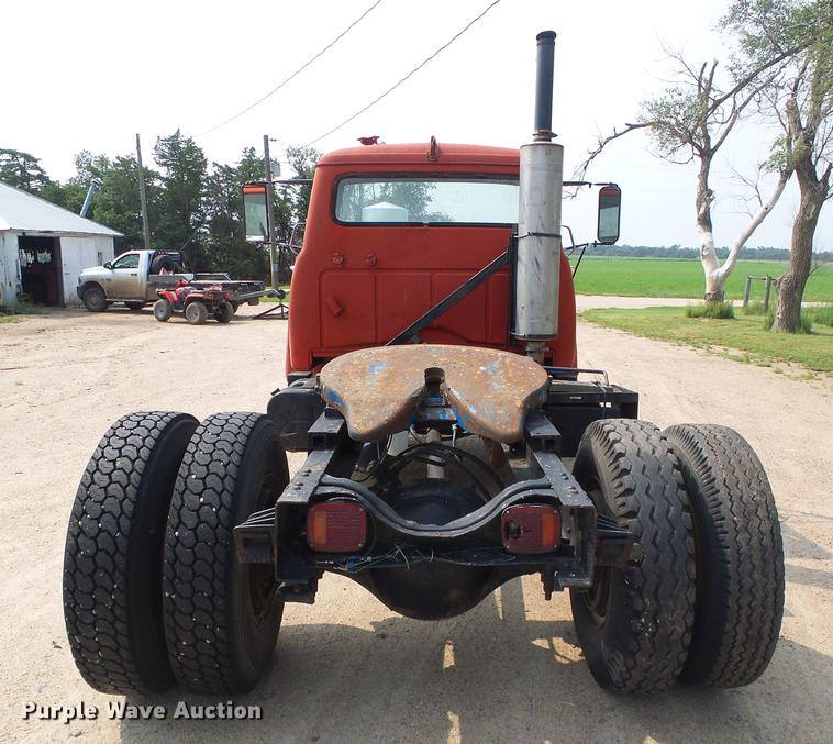 image for item DD5864 1967 International D2000 Fleet Star semi truck