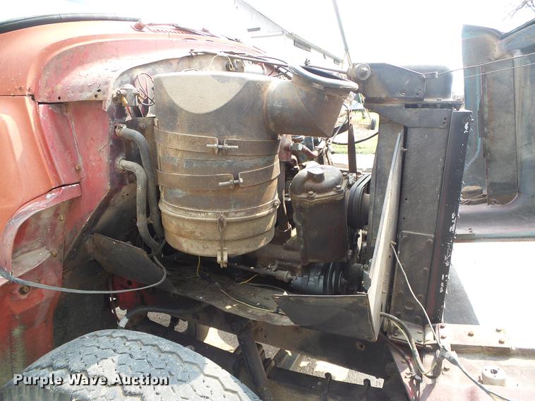 image for item DD5864 1967 International D2000 Fleet Star semi truck