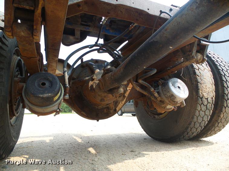 image for item DD5864 1967 International D2000 Fleet Star semi truck