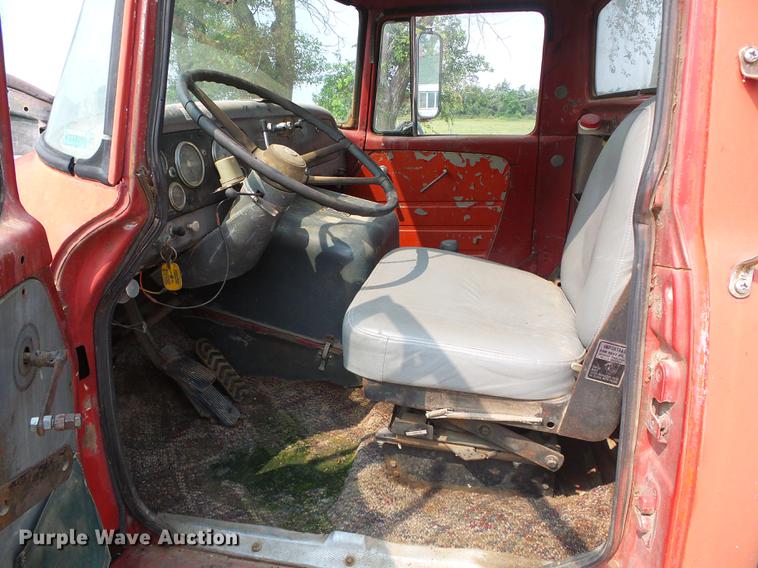 image for item DD5864 1967 International D2000 Fleet Star semi truck