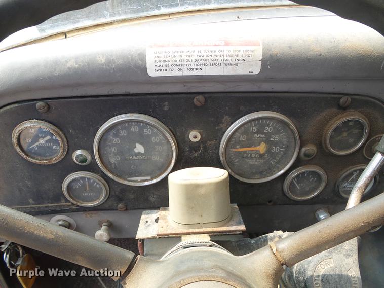 image for item DD5864 1967 International D2000 Fleet Star semi truck