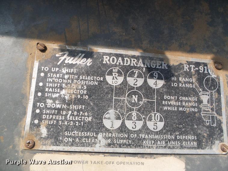 image for item DD5864 1967 International D2000 Fleet Star semi truck