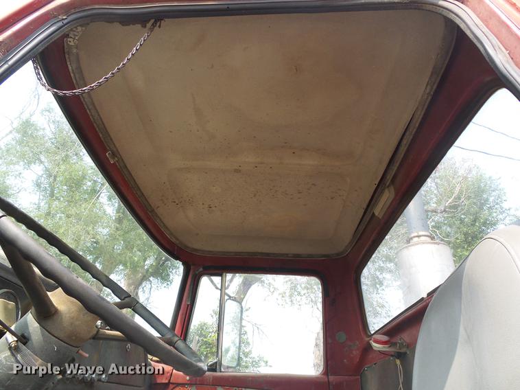 image for item DD5864 1967 International D2000 Fleet Star semi truck