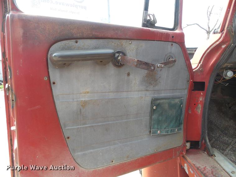 image for item DD5864 1967 International D2000 Fleet Star semi truck