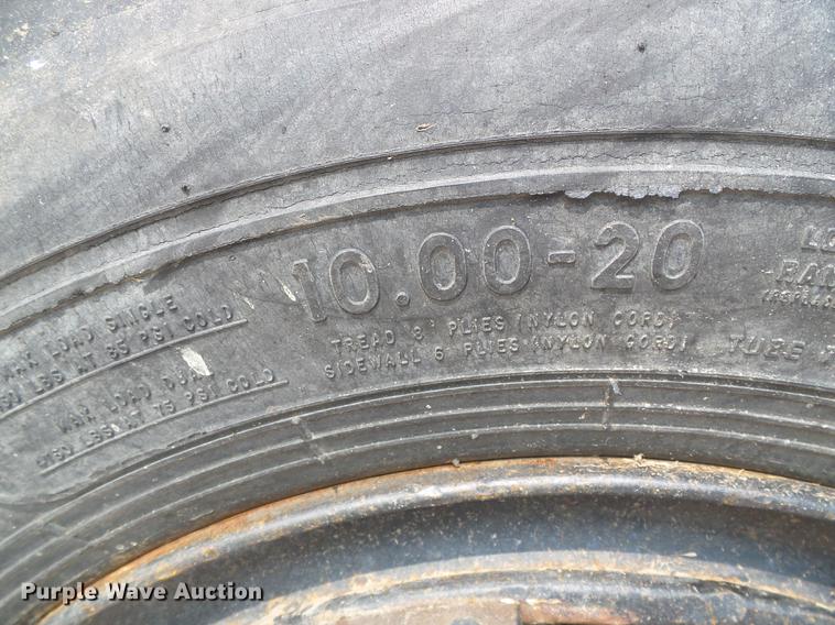 image for item DD5864 1967 International D2000 Fleet Star semi truck