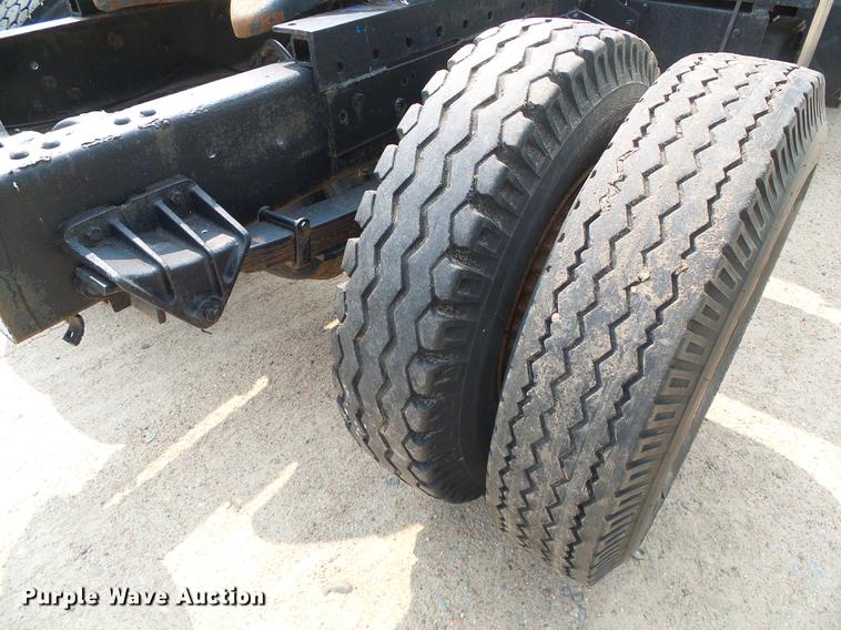 image for item DD5864 1967 International D2000 Fleet Star semi truck