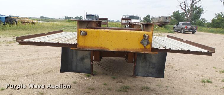 image for item DD5866 1973 Hyster C25TA equipment trailer