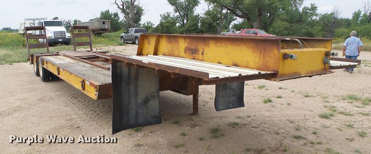 image for item DD5866 1973 Hyster C25TA equipment trailer