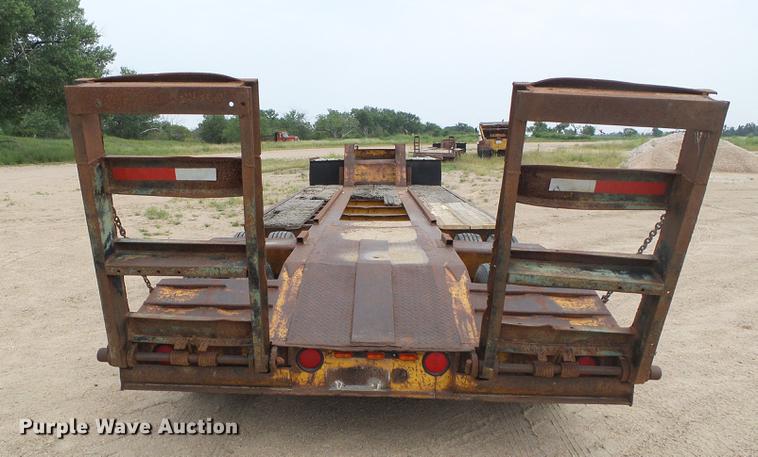 image for item DD5866 1973 Hyster C25TA equipment trailer