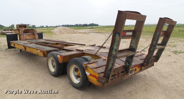 image for item DD5866 1973 Hyster C25TA equipment trailer