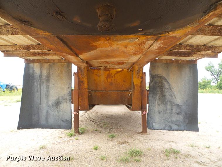 image for item DD5866 1973 Hyster C25TA equipment trailer