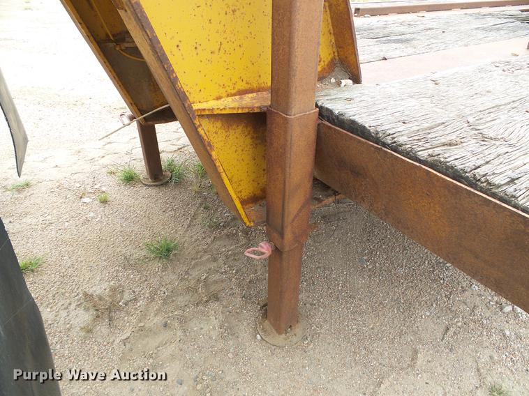 image for item DD5866 1973 Hyster C25TA equipment trailer