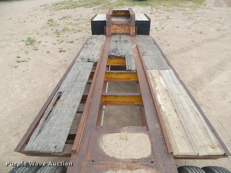 image for item DD5866 1973 Hyster C25TA equipment trailer