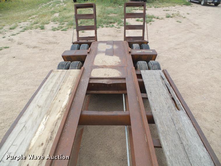 image for item DD5866 1973 Hyster C25TA equipment trailer