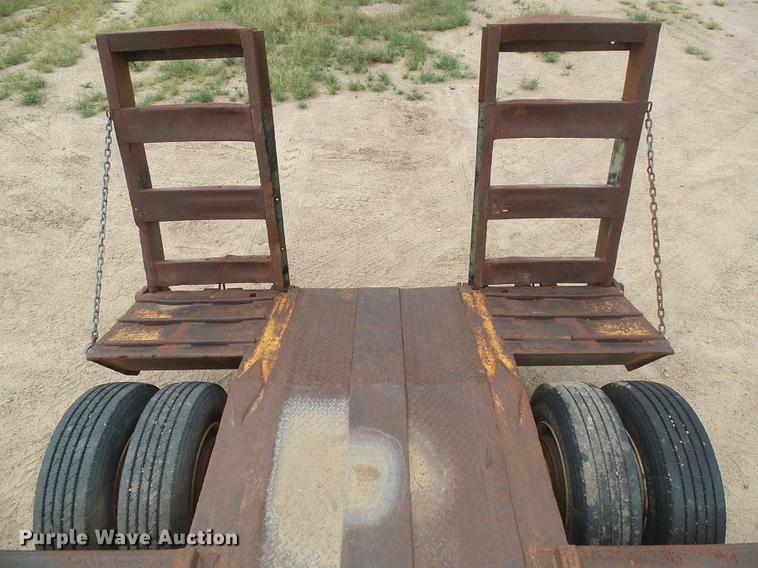 image for item DD5866 1973 Hyster C25TA equipment trailer