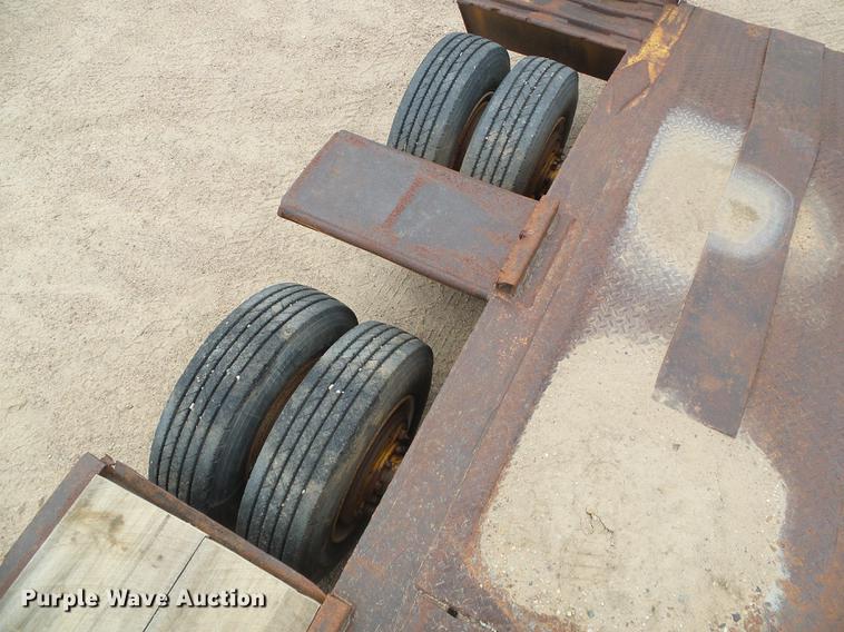 image for item DD5866 1973 Hyster C25TA equipment trailer