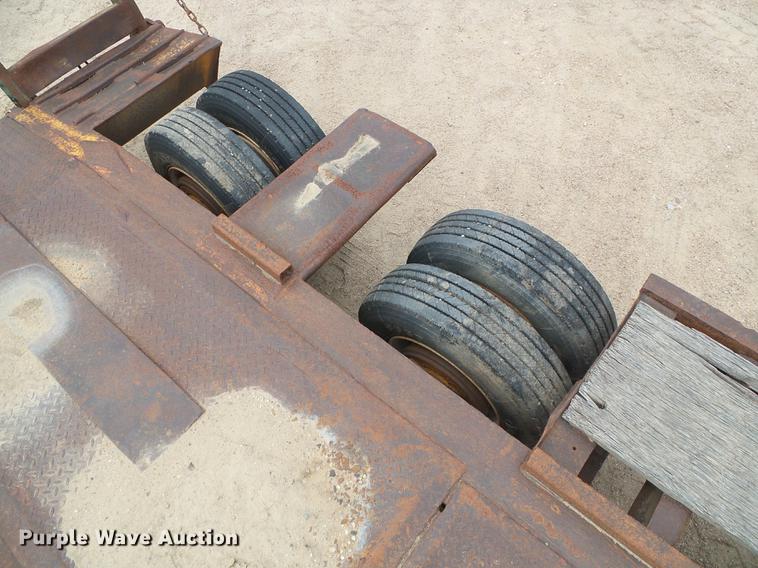 image for item DD5866 1973 Hyster C25TA equipment trailer