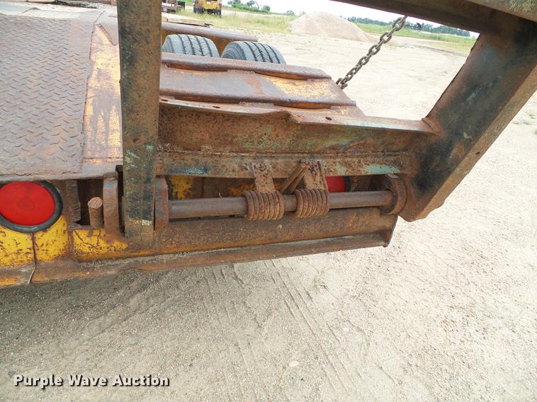 image for item DD5866 1973 Hyster C25TA equipment trailer